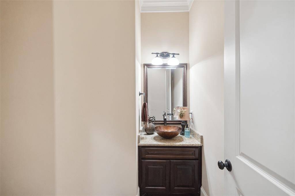 A peak inside the half that is private and tucked away.