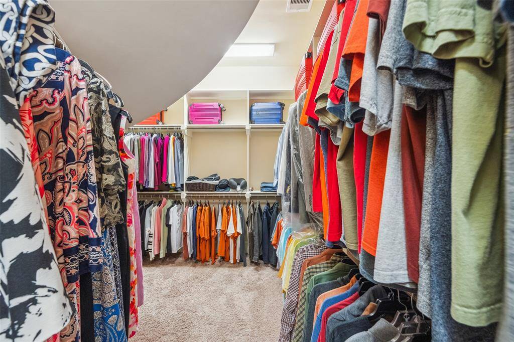 Primary closet.......a wow factor!