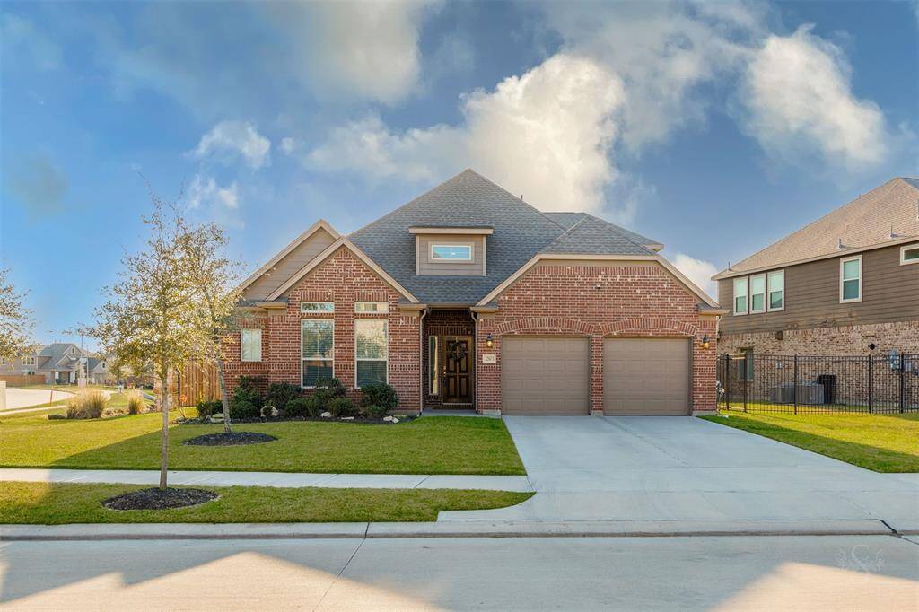 Enjoy the breathtaking, open view through the wrought iron fence of the lush greenbelt behind the home. With no back neighbors, you can relish the peace, privacy, and natural beauty right in your backyard!
