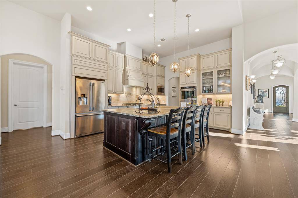 Kitchen island with upgraded honed Granite!