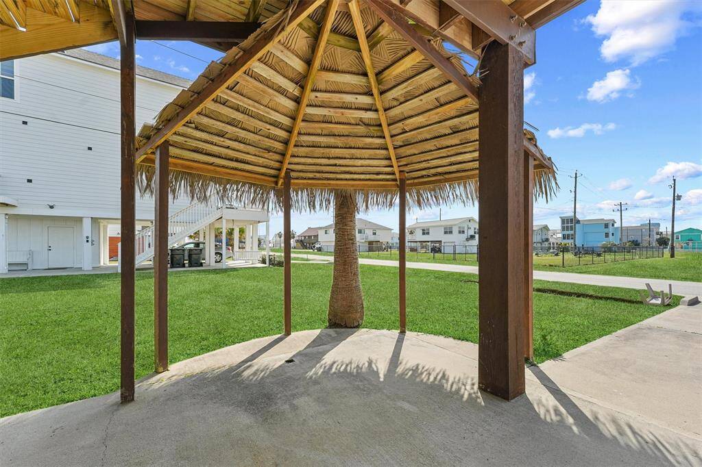 Tropical patio extension from where you cam watch the world go by.