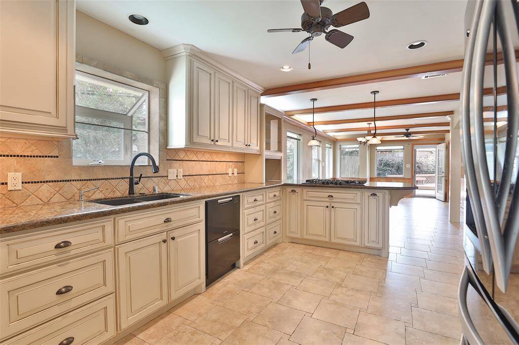 Another view of your expansive kitchen!  Ceramic tile that flows into your breakfast area.