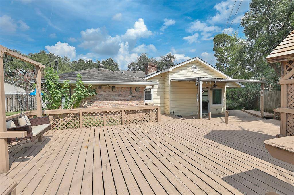 Another view of the deck with your covered patio.