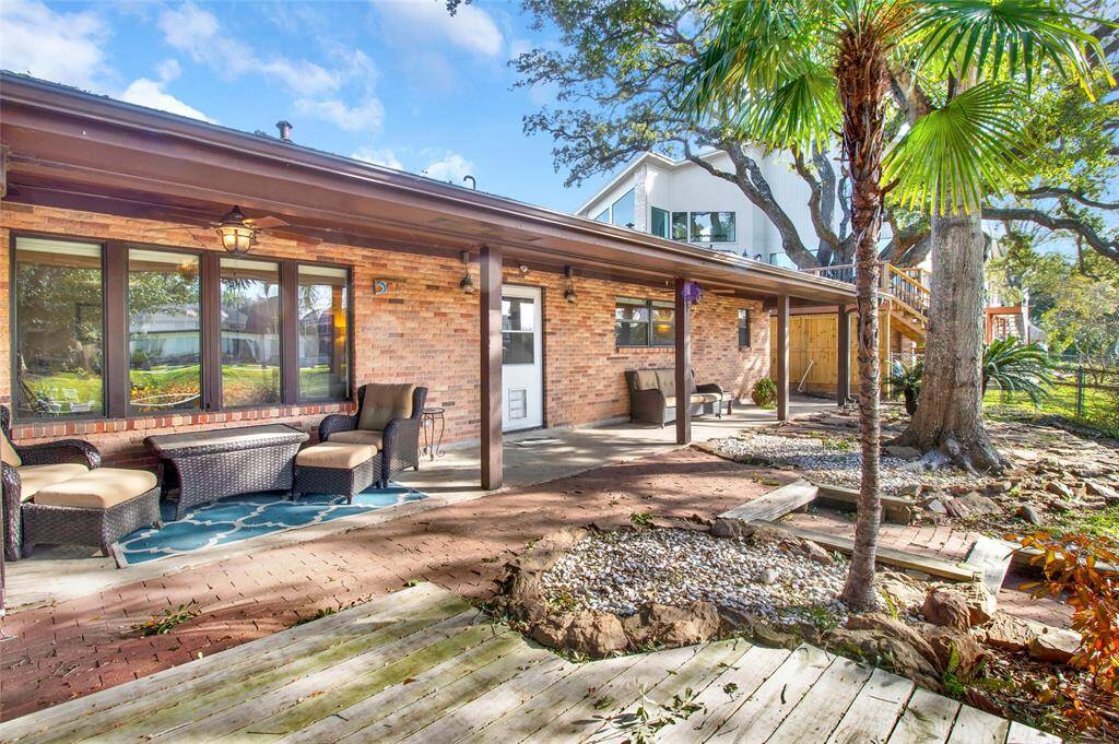Made InThe Shade In This Covered Porch!
