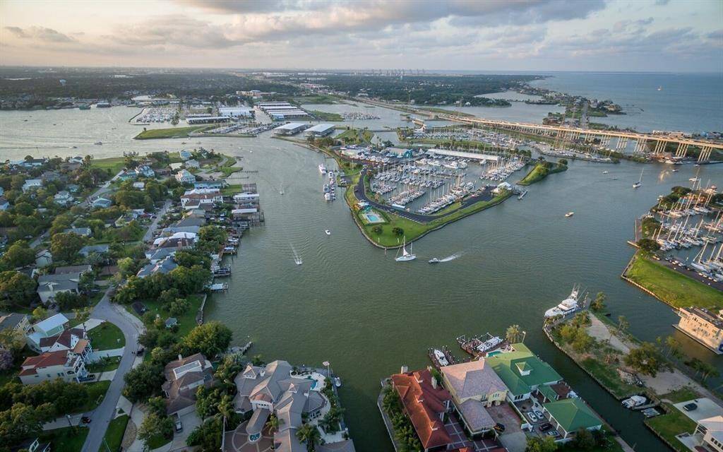An Ariel Of The Area Just Down The Canal!