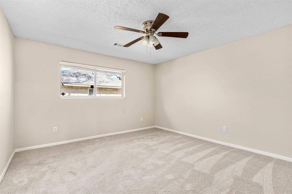 Primary en-suite bedroom
