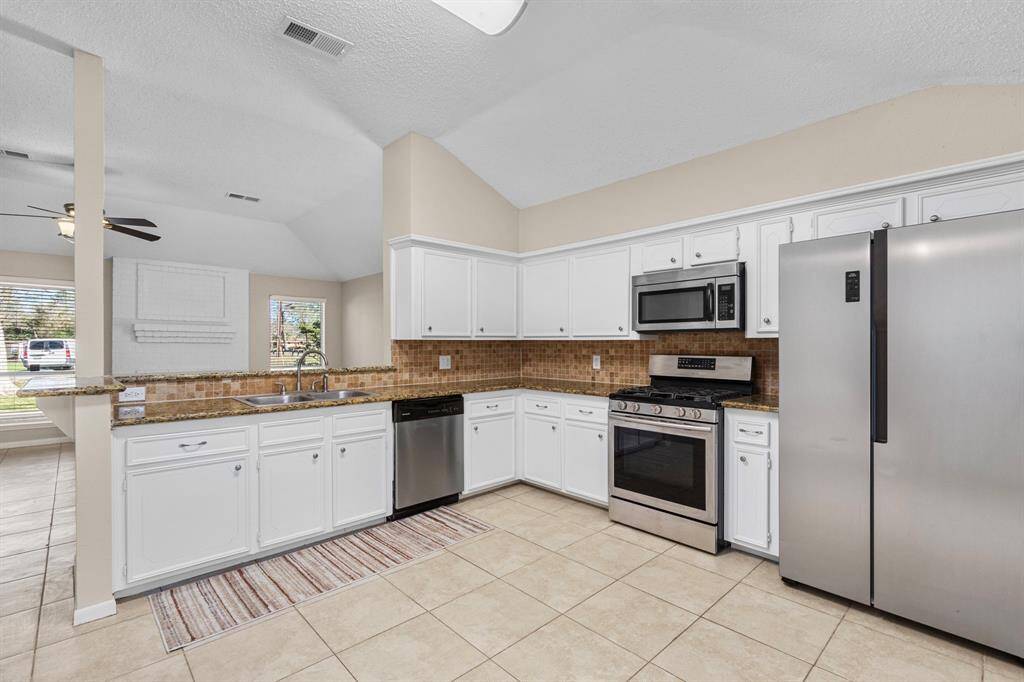 Bright Kitchen