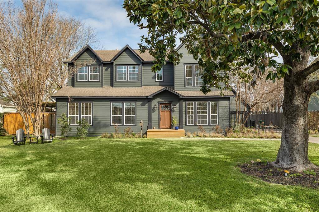 Stunningly renovated Garden Oaks home ready for you to move in!
