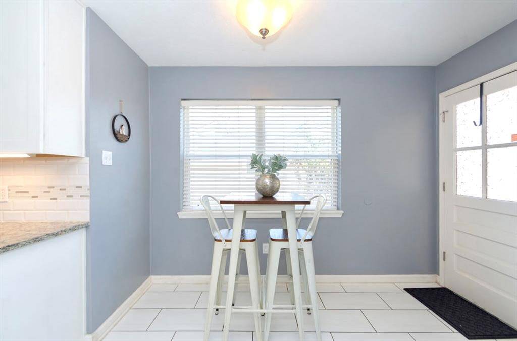 Such a bright and cheery space to start your mornings!