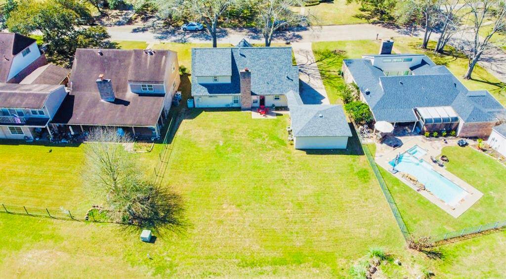 Aerial view of 7214 Halfpenny from the back!