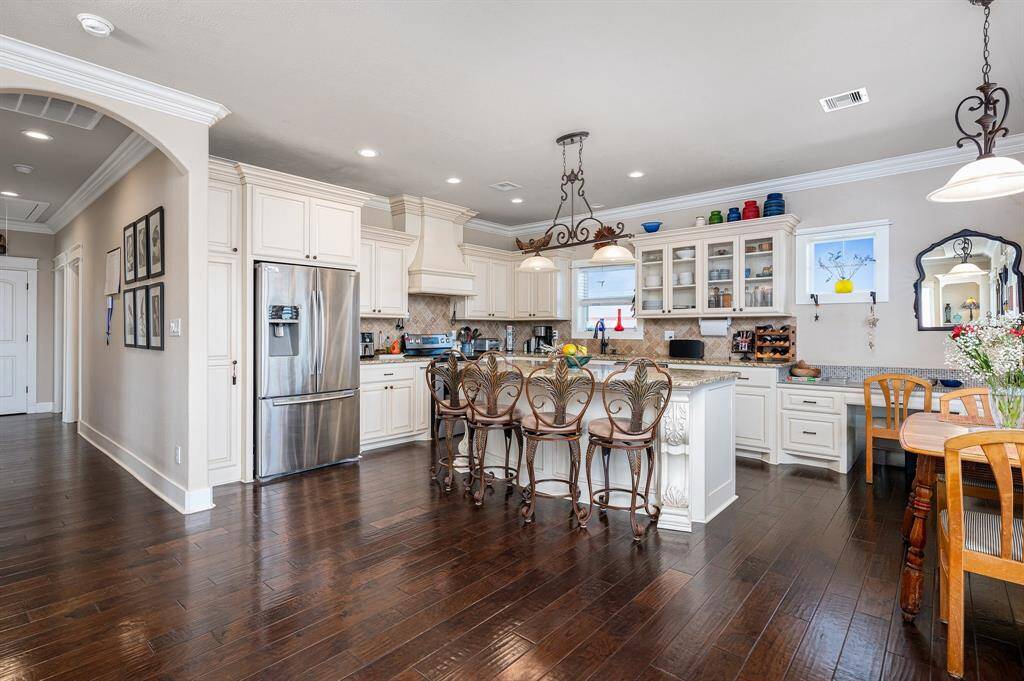Kitchen - Dining