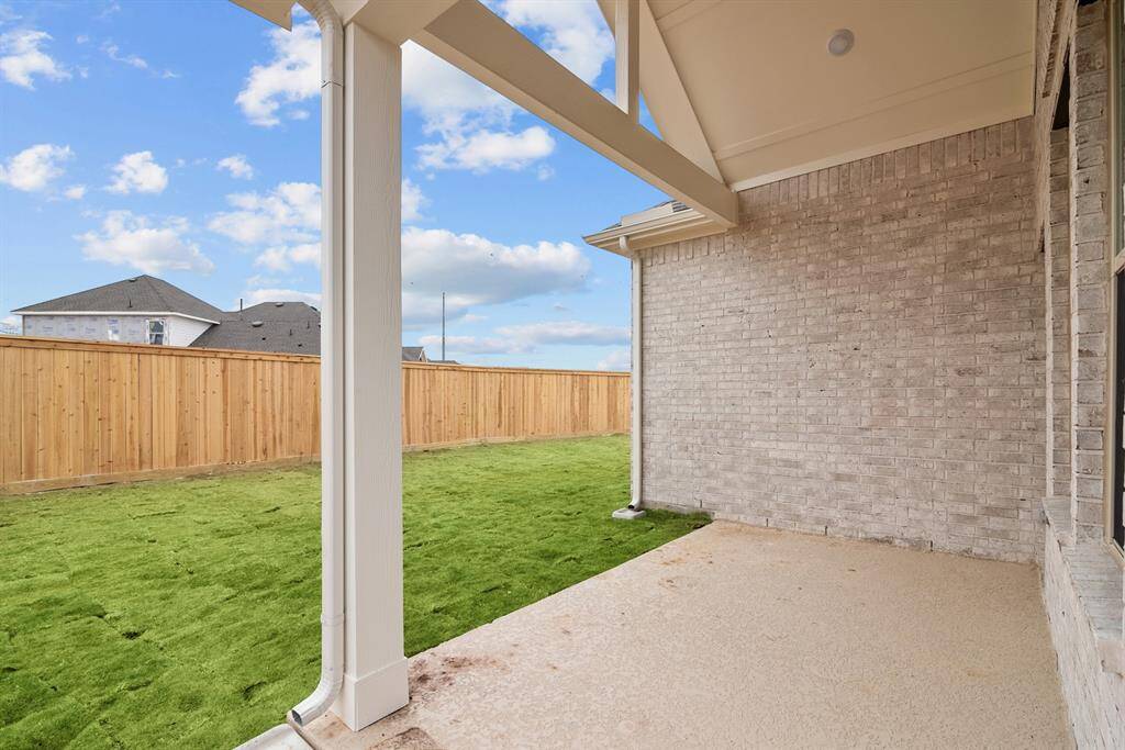 Welcome to The Beckley by David Weekley Homes. Move-In-Ready Now!