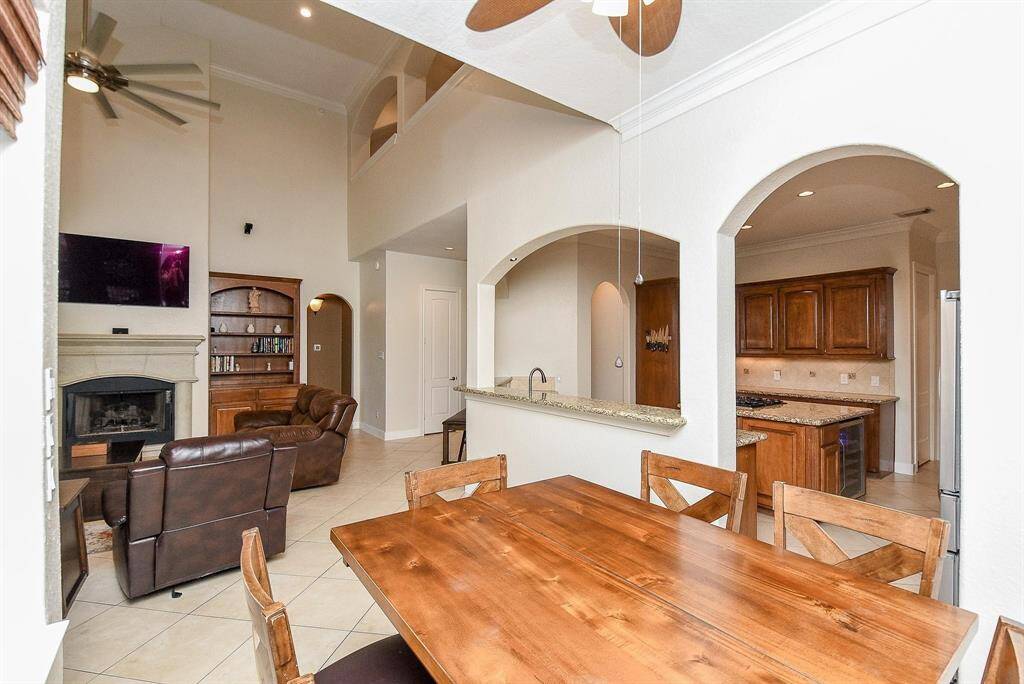 breakfast room open to living room