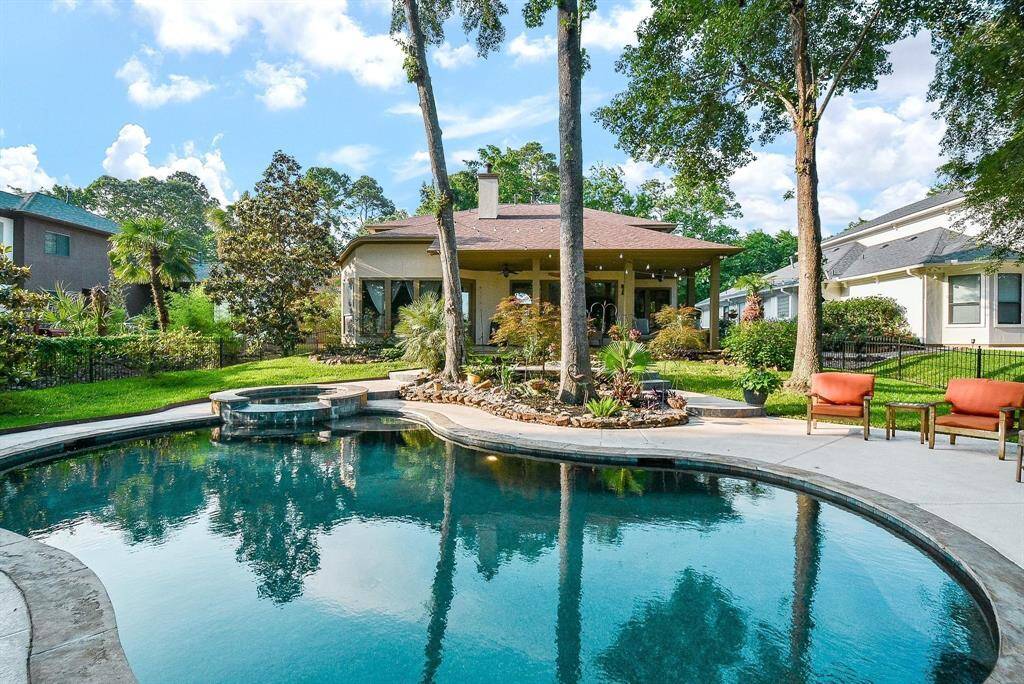 gorgeous heated pool and hot tub