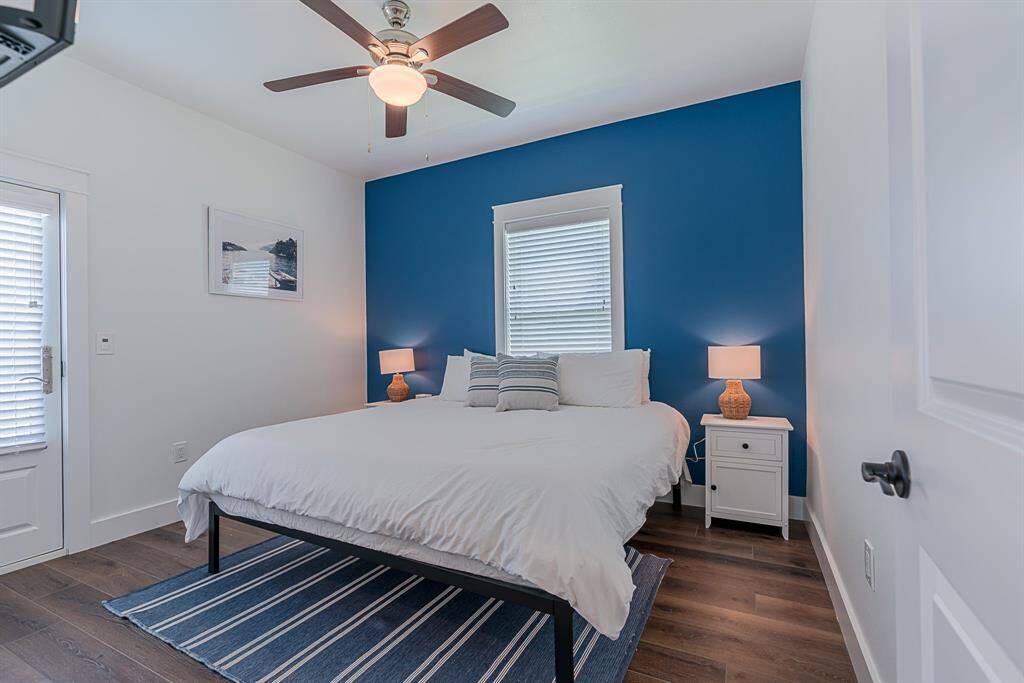 Second bedroom, outdoor deck access
