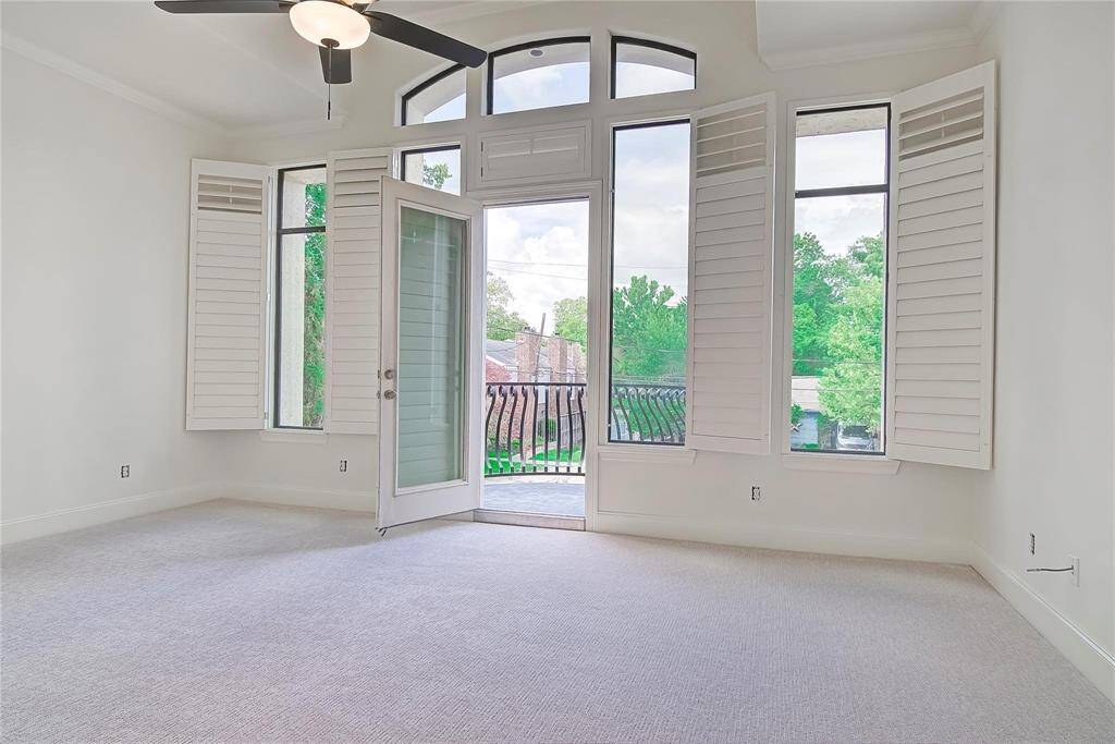 Balcony on second floor overlooks Jackson Blvd.