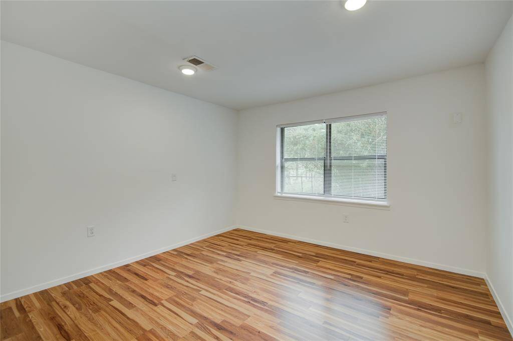 Main House 2nd bedroom