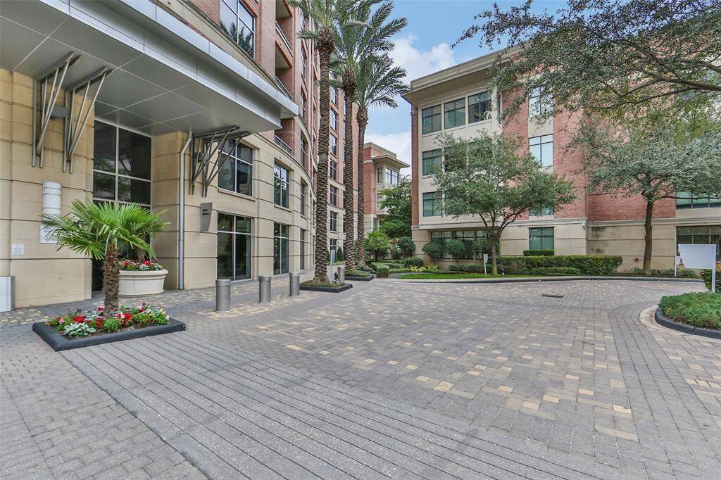 Front entrance with valet parking