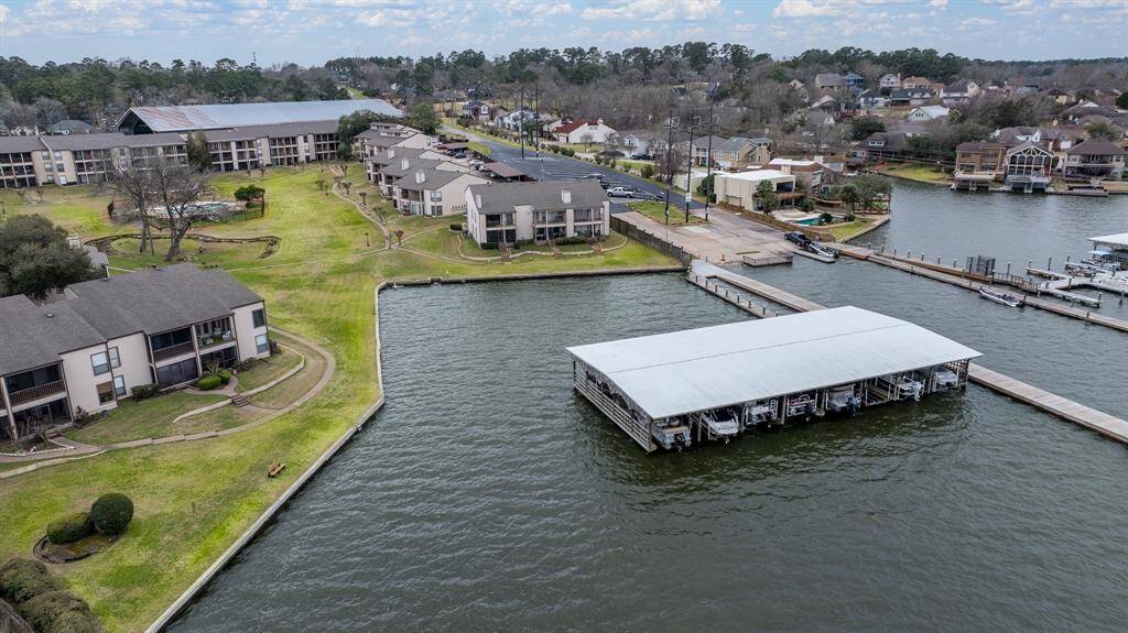 The community features walking trails, lake access, community pool and more. Plus plenty of parking for you and your guests.