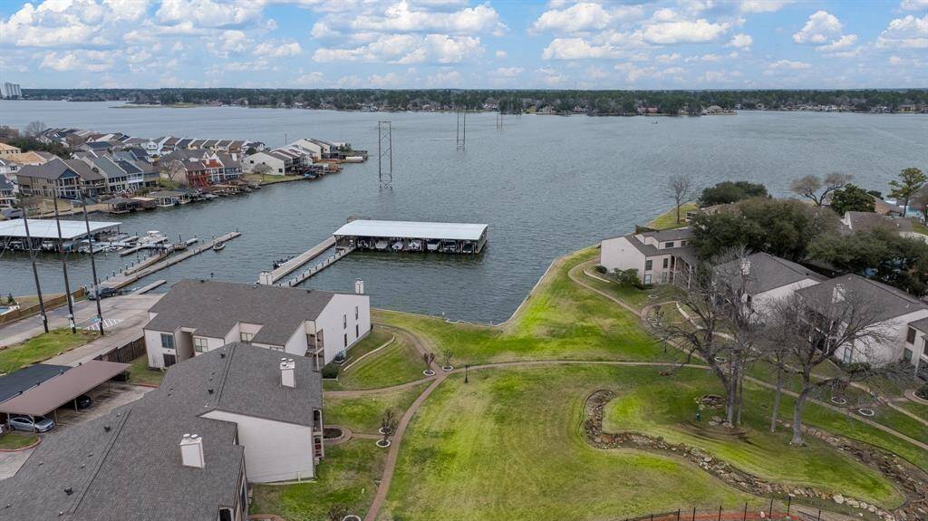 203 Lakeview Terrace Unit 203B, make it your weekend getaway or full time home. Wonderful neighbors and a lovely community in April Sound.