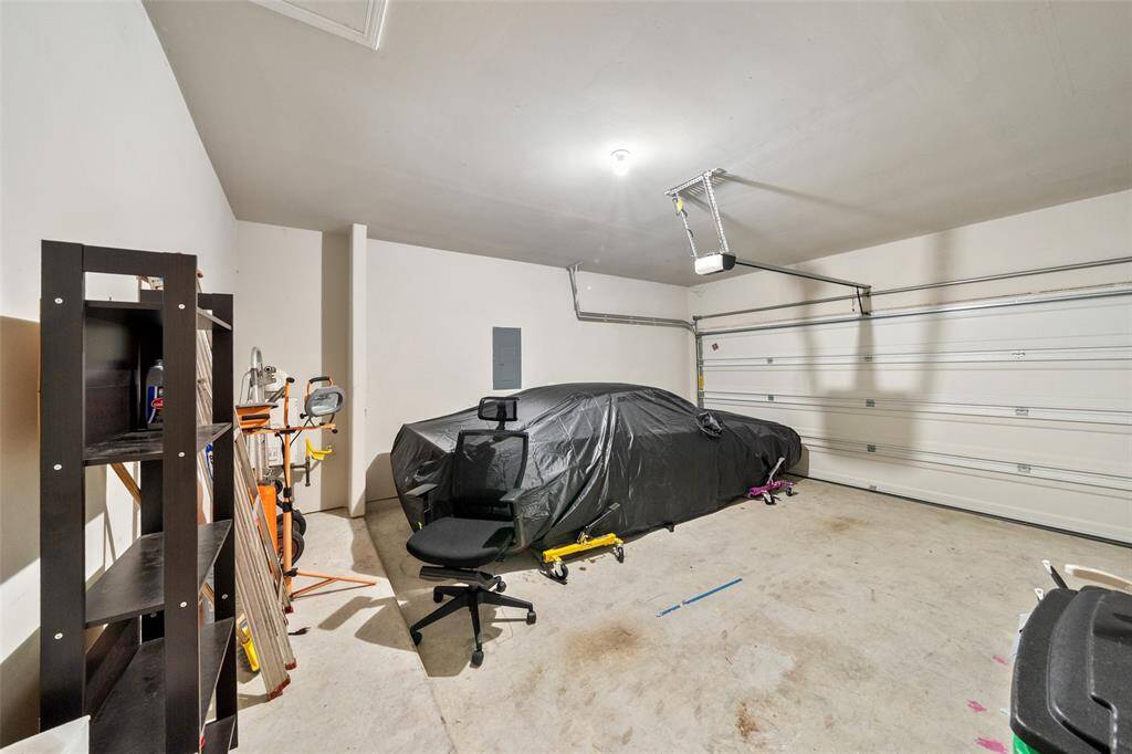 Like new Garage