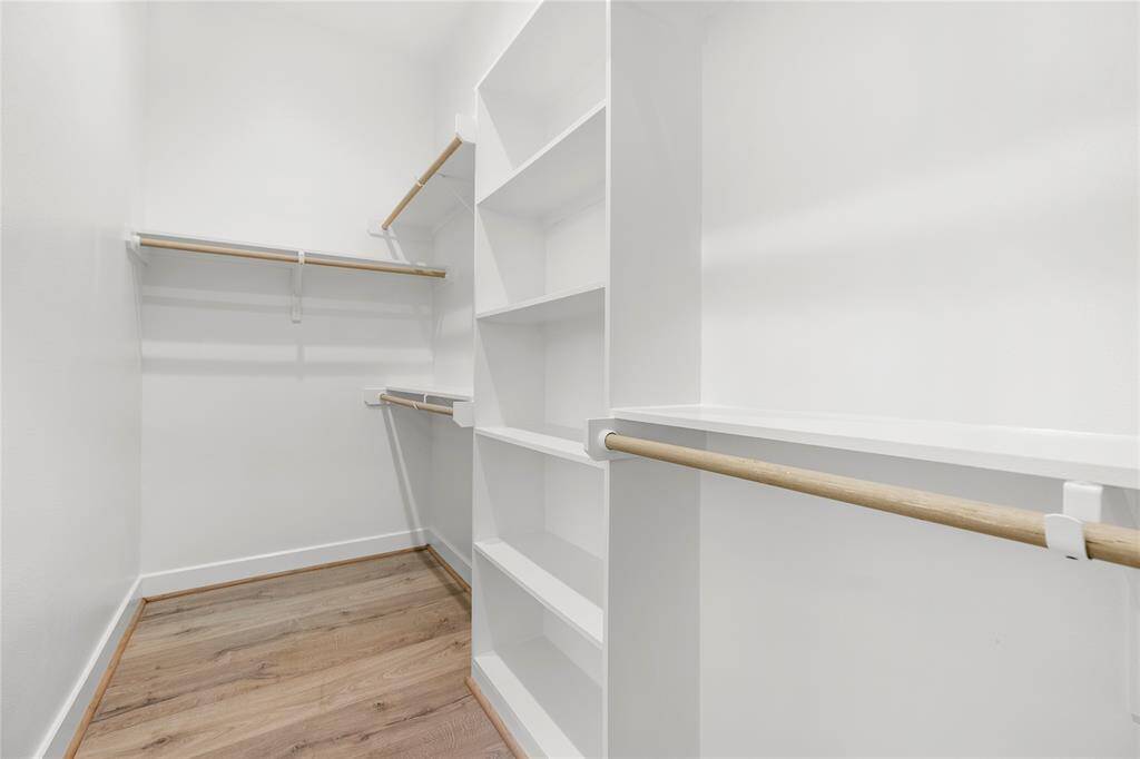 Walk-in-Closet