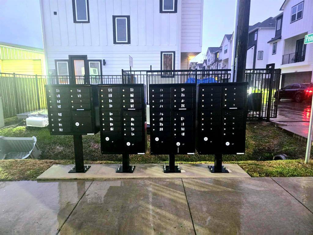 Front Gate Mailbox