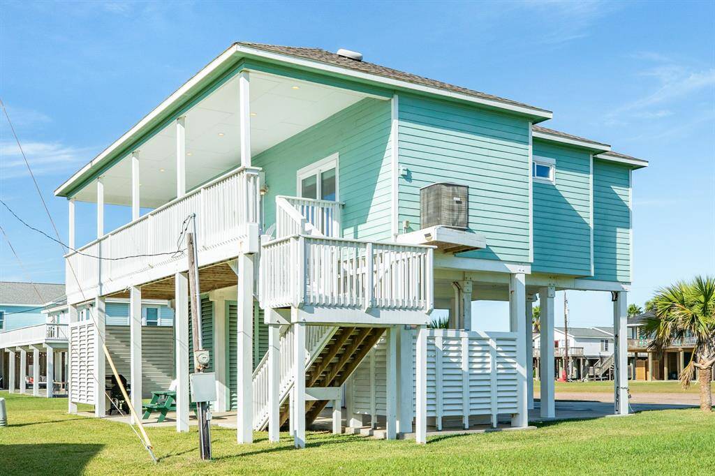 Welcome to 23107 Buena located in Terramar Beach with fantastic gulf views!