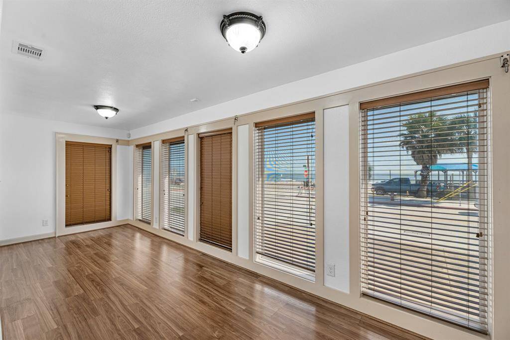 Sunroom Great View of Ocean From all windows