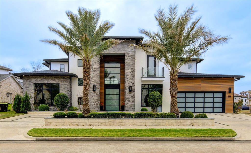MODERN CONTEMPORARY CUSTOM HOME THAT CAN BE BULIT ON THIS BEAUTIFUL WATERFRONT LAKE LOT