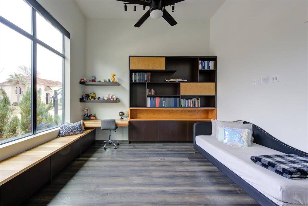 UPGRADED STUDY WITH CUSTOM BULIT-INS