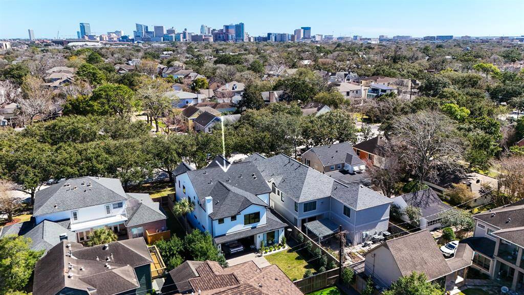 A bird's eye view of this home in relation to the Texas Medical Center, which is a short 10 minute drive.