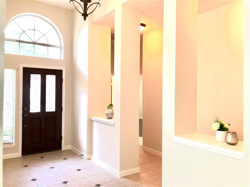 Welcome to this Beautiful Home!!. Enjoy the new home feeling with this 1 story recently painted.