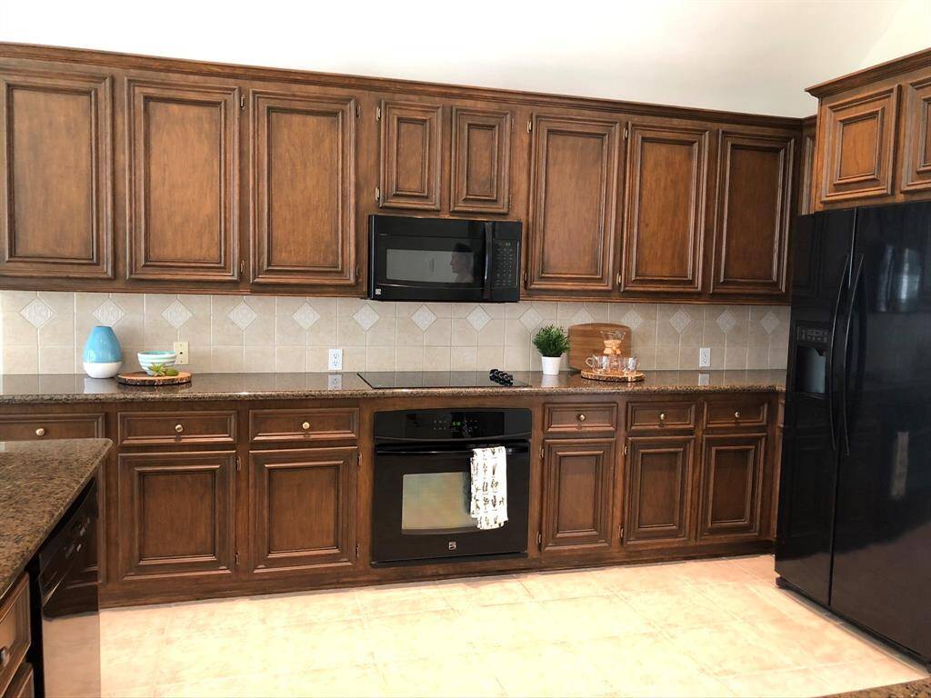 You have all the appliances you need including the fridge!!