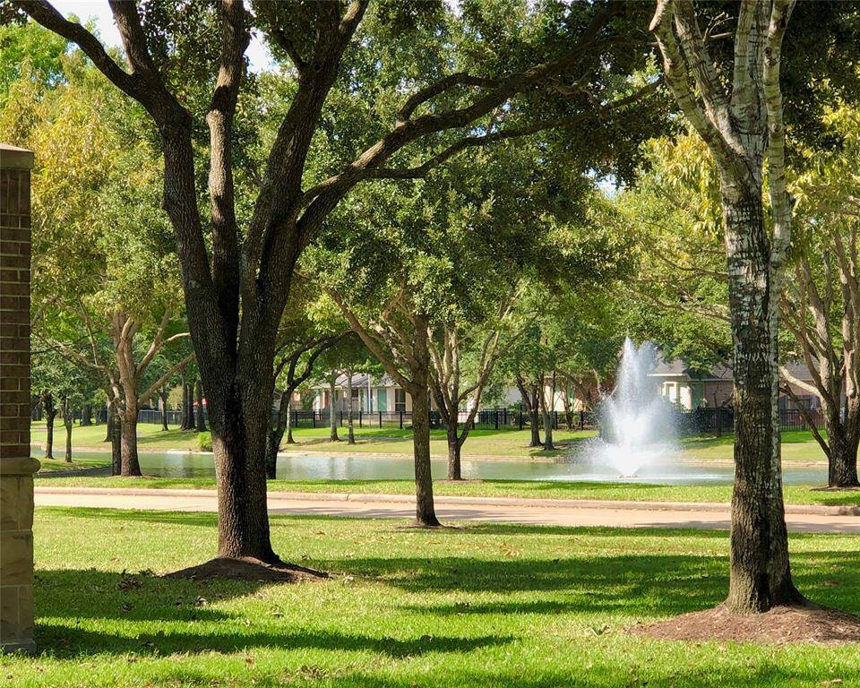 Located in the beautiful neighborhood of Grand Lakes and zoned to acclaimed Katy ISD schools.
