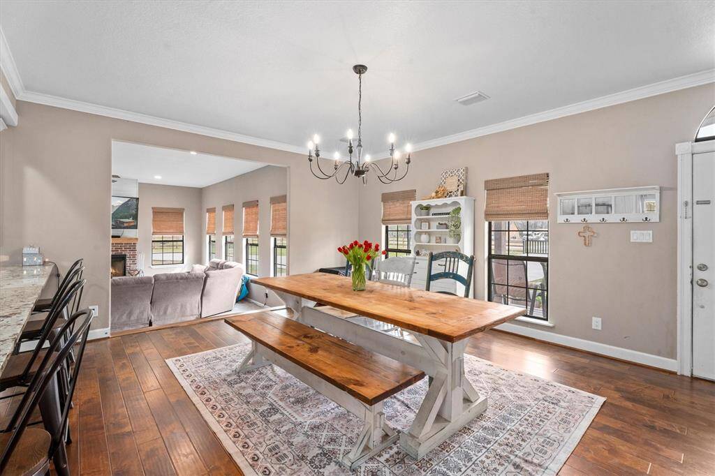 Cased opening between the dining room and living room