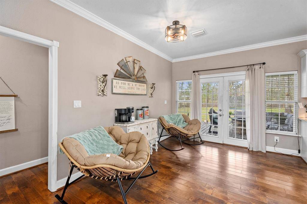 French doors in breakfast area leading to back porch
