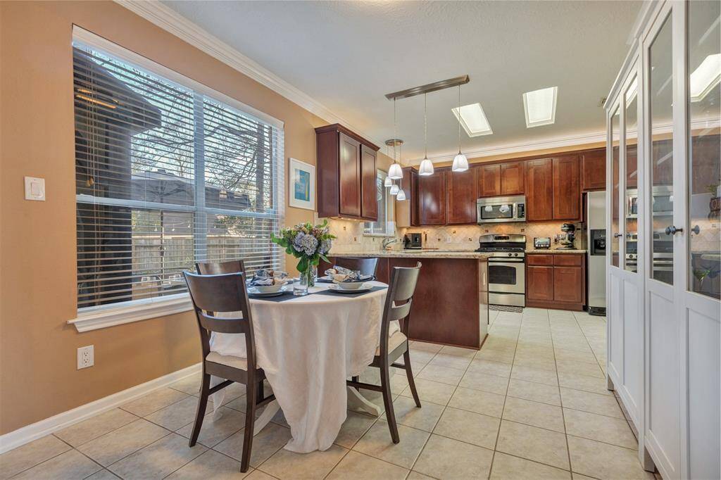 Breakfast area
