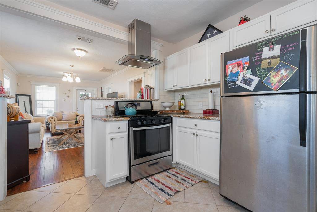 Amazing kitchen.