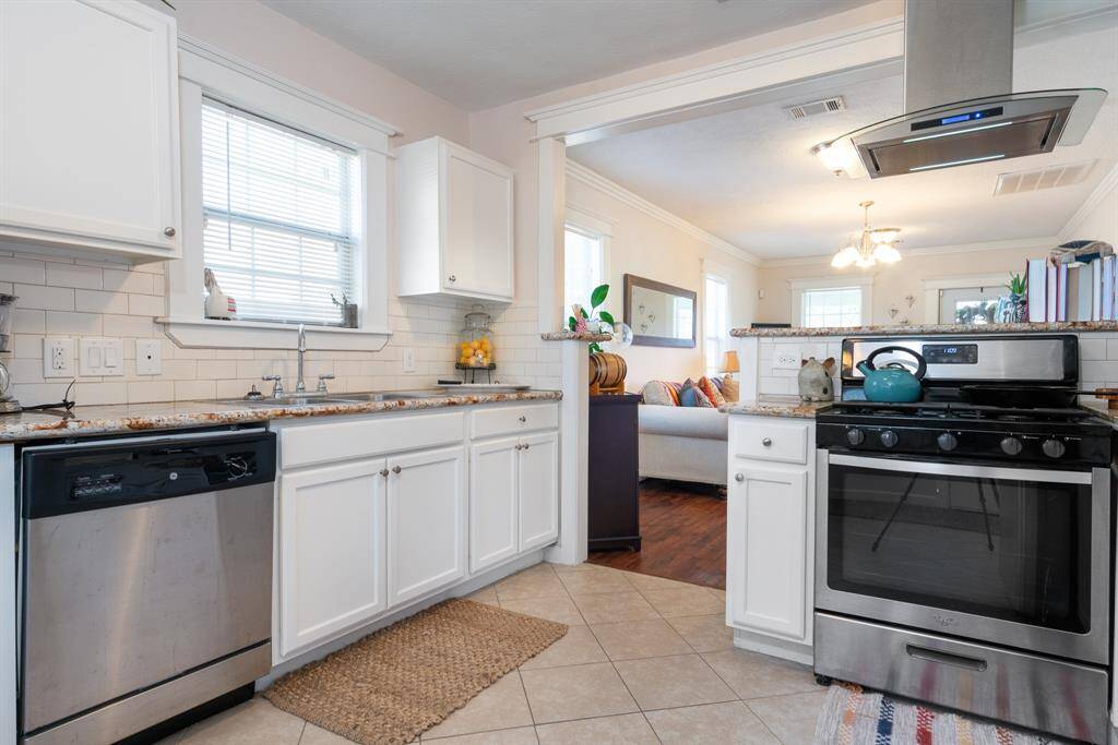 Another view of the cute kitchen with all appliances included.