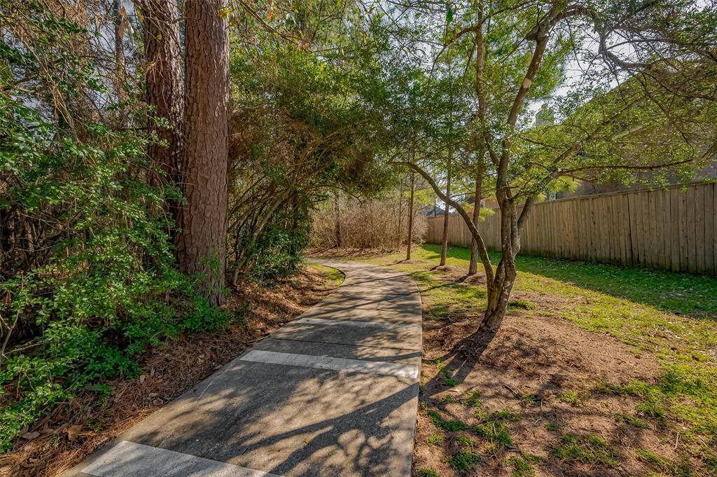 Just around the corner, you’ll find scenic trails that lead straight to the neighborhood park — perfect for a leisurely stroll or afternoon adventure.