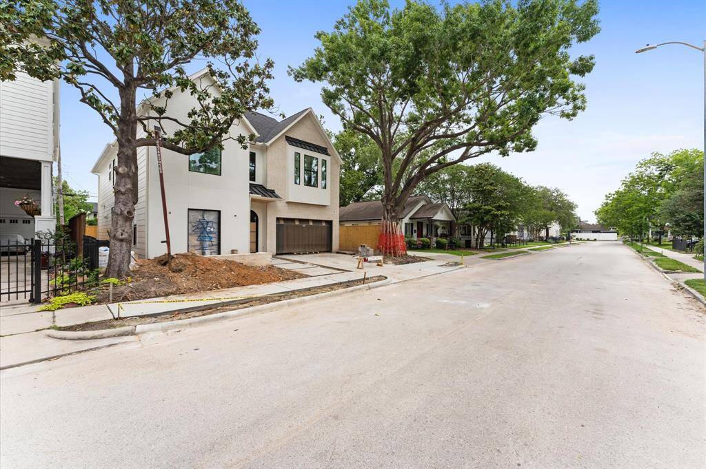 New construction on a lovely street in the Heights!