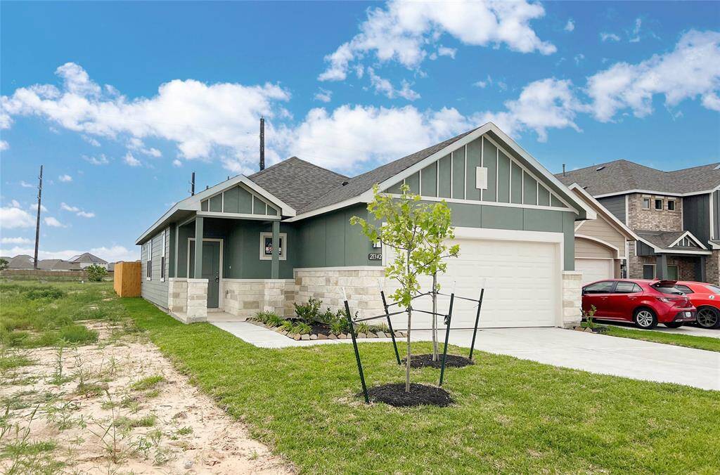 Welcome home to 21342 Cypress Autumn Drive !