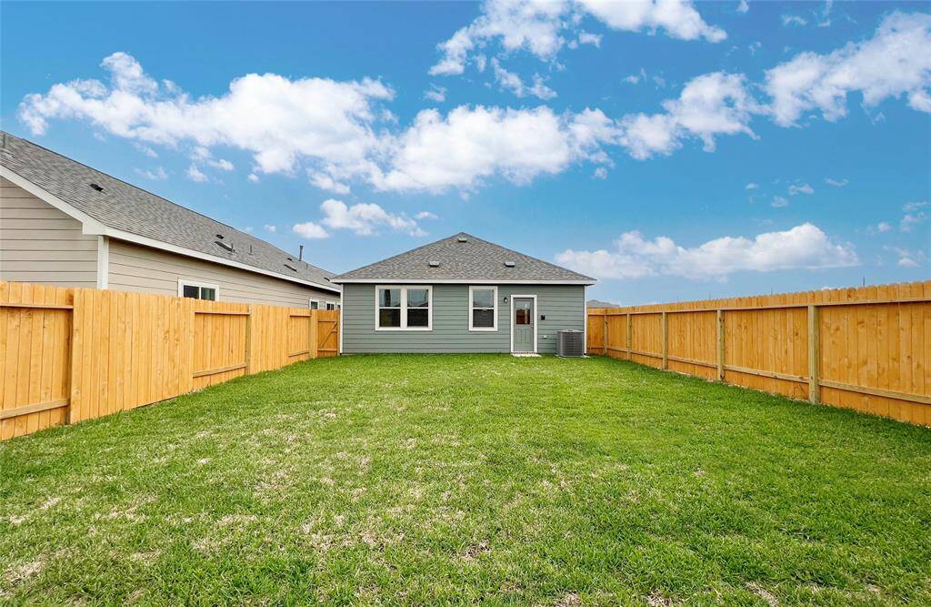 Come and see this spacious backyard, there is plenty of room for the kids to play and adults to relax!