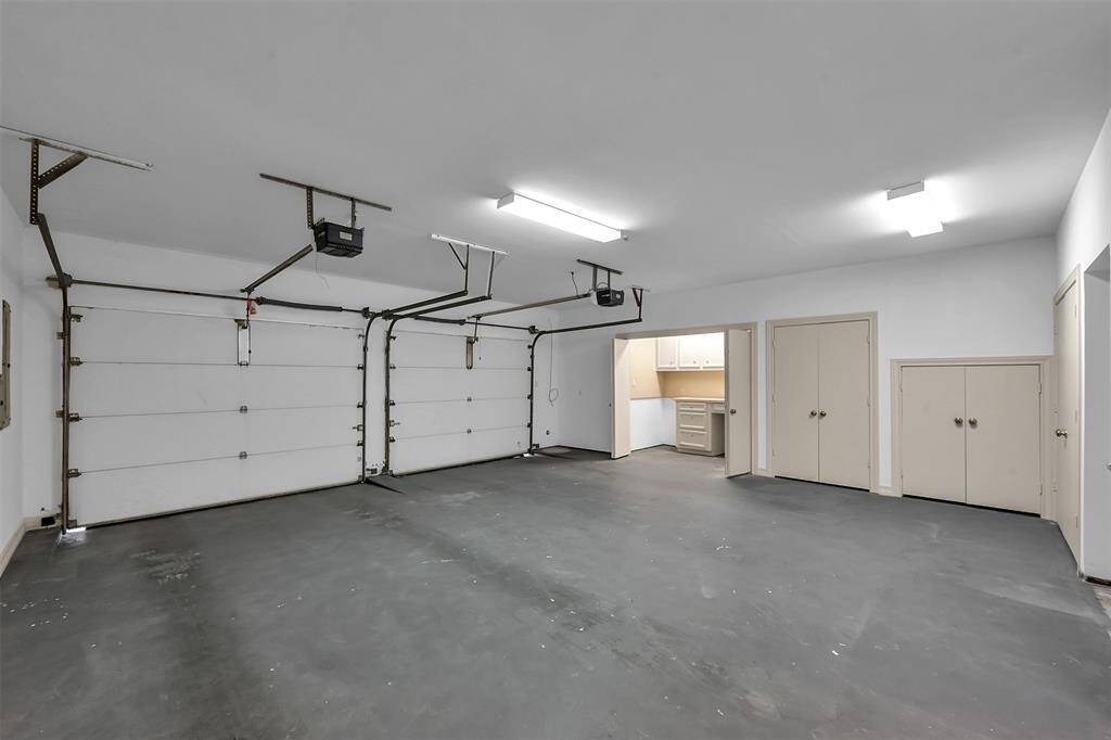 Oversized garage