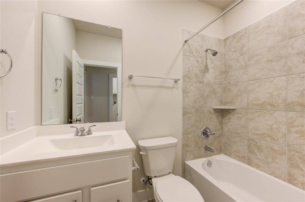 Secondary bathroom 2.
