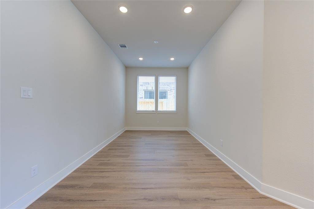Dining room- Bring your large table!