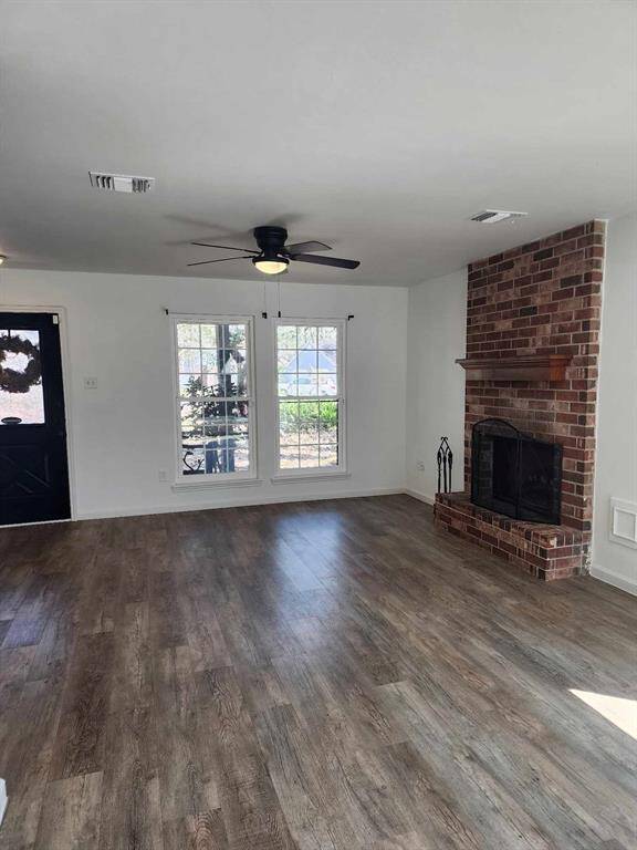 Gas fireplace