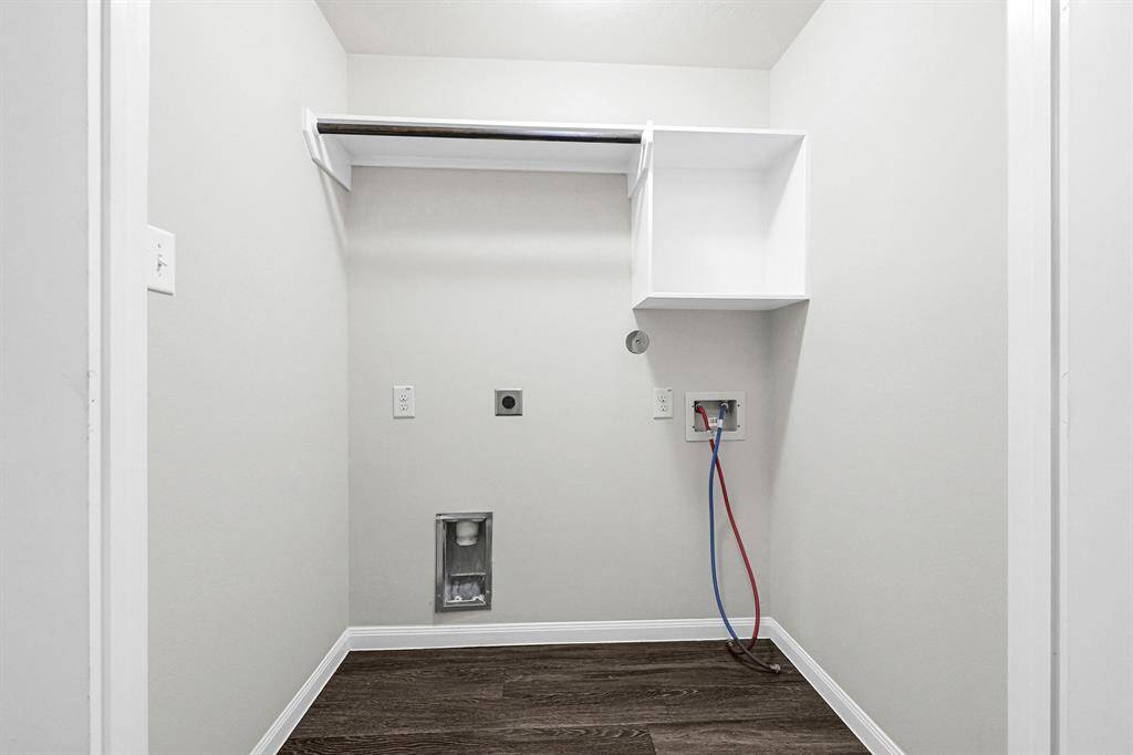 Bed 3 closet