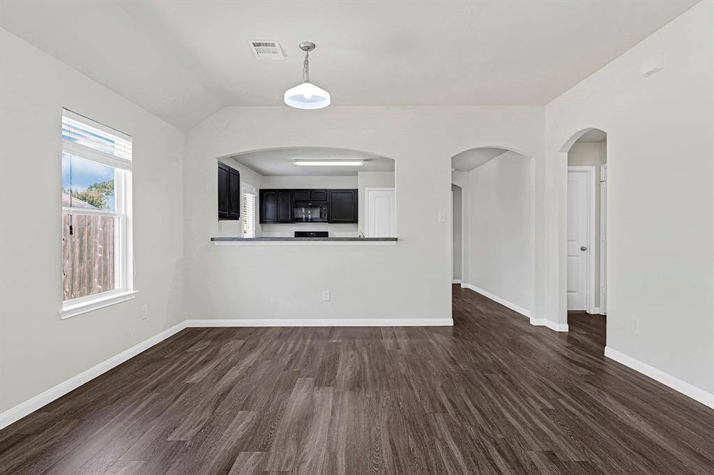Virtually staged living/dining areas